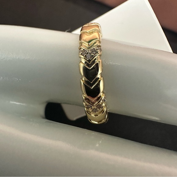 14k gold Chevron Style Gold CZ Stacking Ring - Picture 5 of 10